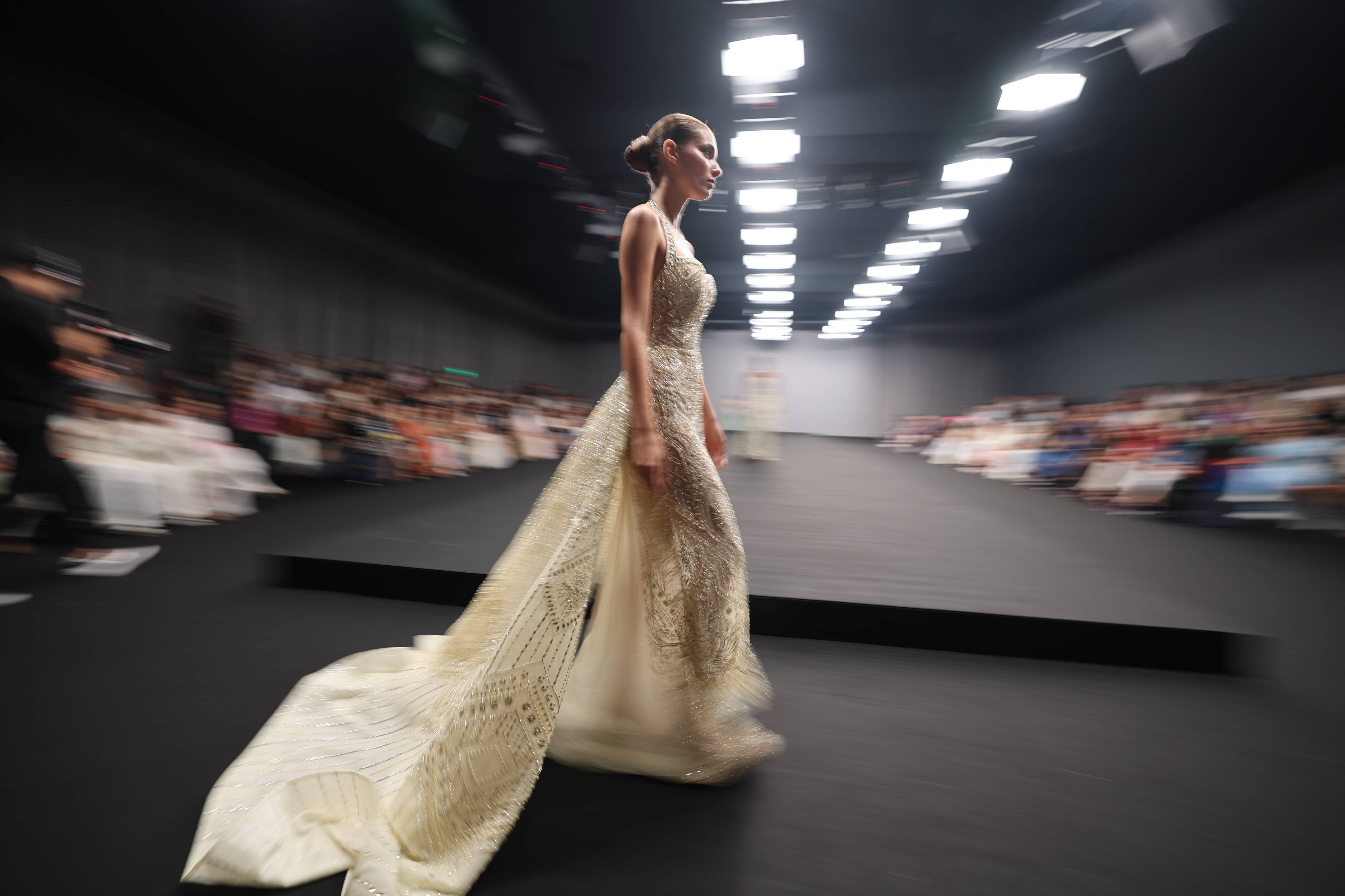 外代二线）迪拜时装周——Hebajasmi品牌时装秀